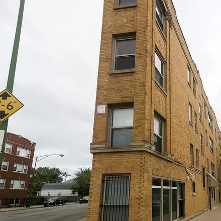 Rent this studio apartment on 2048 West Touhy Avenue