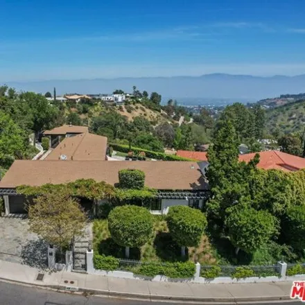 Image 1 - 8249 Skyline Drive, Los Angeles, CA 90046, USA - House for rent