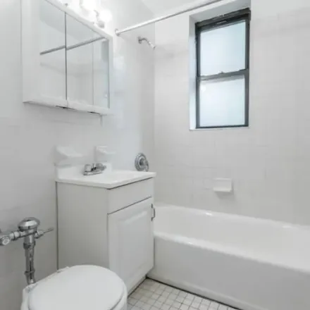 Image 2 - 336 East 90th Street, New York, NY 10128, USA - Apartment for rent