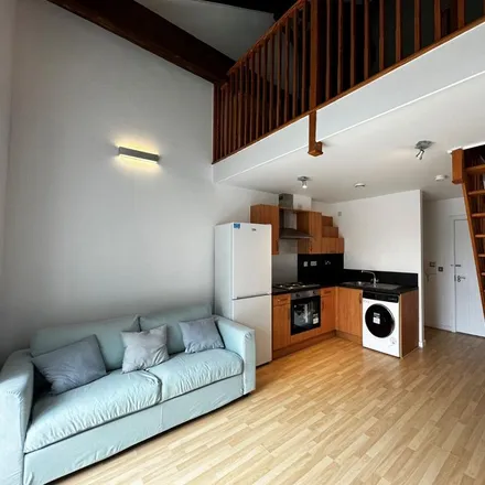 Image 1 - The Round Foundry Media Centre, Foundry Street, Leeds, LS11 5QP, United Kingdom - Apartment for rent