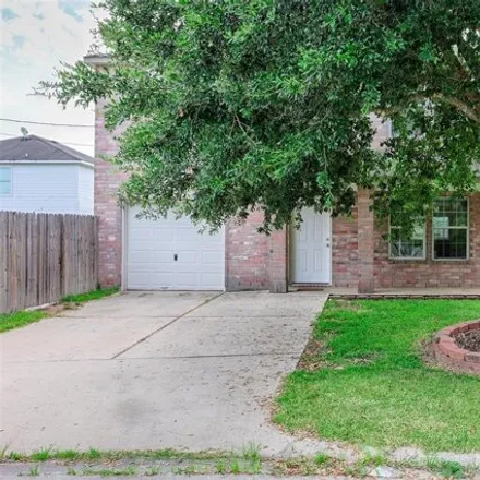 Rent this 3 bed house on 500 Pine Cluster Court in Beach, Conroe