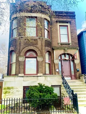 Image 1 - 9026 South Escanaba Avenue, Chicago, IL 60617, USA - House for sale