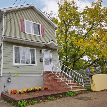 Buy this 4 bed house on De Hart Avenue in New York, NY 10303