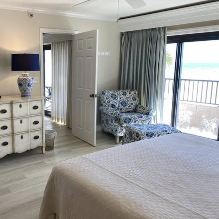 Rent this 2 bed condo on Destin