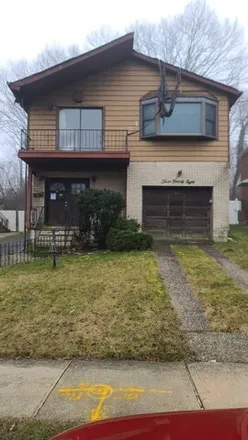 Buy this studio house on 398 Little Clove Rd in New York, 10301