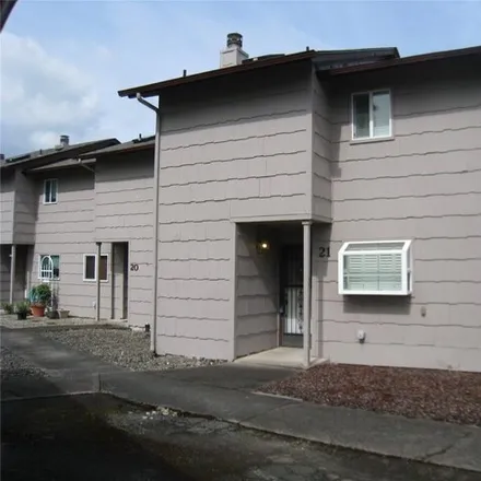 Buy this 2 bed condo on 2363 40th Avenue in Longview, WA 98632