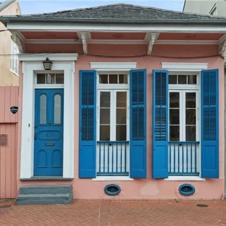 Image 1 - 930 Orleans Avenue, New Orleans, LA 70112, USA - House for sale