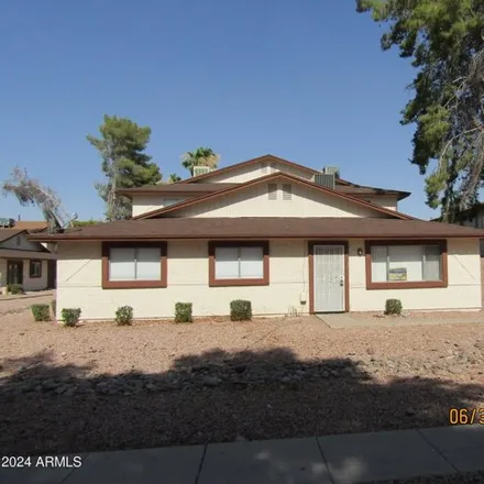 Buy this studio house on Consoliated Canal Path in Mesa, AZ 85203