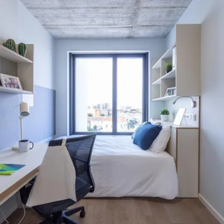 Rent this 4studio room on Rua Alberto Malafaya Baptista in 4200-100 Porto, Portugal