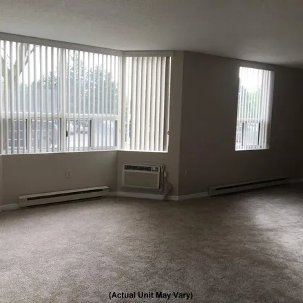Image 7 - 39 Green Valley Drive, Kitchener, ON N2P 2A4, Canada - Apartment for rent