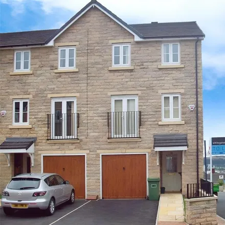 Rent this 3 bed townhouse on Clare Hill in Huddersfield, HD1 5BP