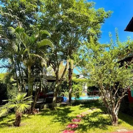 Buy this 5 bed house on Servidão Jardim dos Girassóis in Campeche, Florianópolis - SC