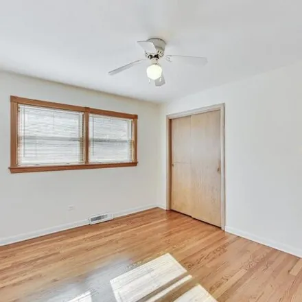 Image 7 - 3744 West 115th Street, Chicago, IL 60655, USA - House for sale