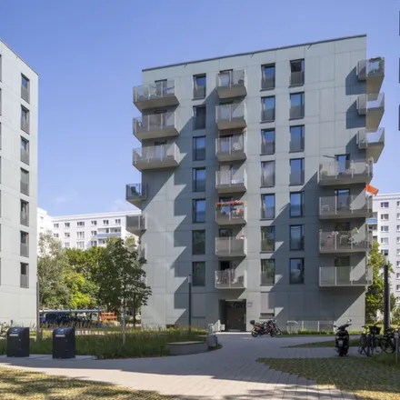 Rent this 2 bed apartment on Dolgenseestraße 33 in 10319 Berlin, Germany