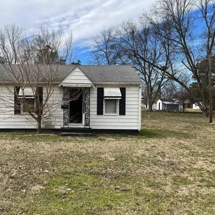 Buy this 1 bed house on 286 East Davis Street in Piggott, AR 72454