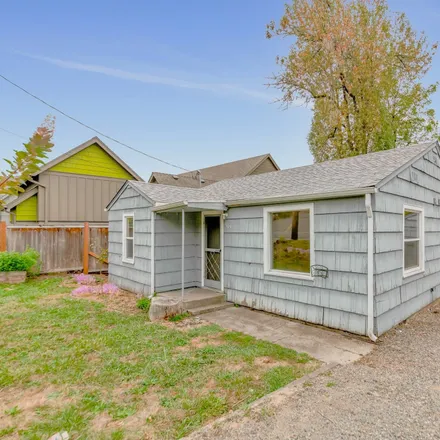 Buy this 2 bed house on 1085 West 28th Avenue in Eugene, OR 97405
