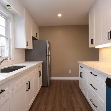 Rent this 3 bed apartment on 344 Rosedale Avenue in Hamilton, ON L8K 4R2