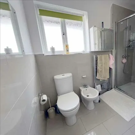 Image 7 - Greenfield Avenue, The Rookery, WD19 5DL, United Kingdom - House for sale