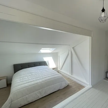 Rent this 4 bed house on Méounes-lès-Montrieux in Var, France