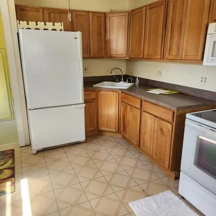 Rent this 2 bed apartment on 18212 Lehigh Street in Dearborn Heights, MI 48125