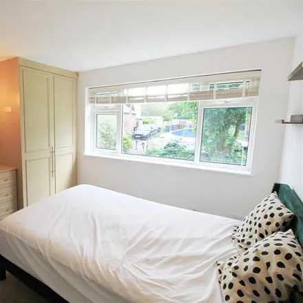 Image 7 - Kensington Grove, Audenshaw, M34 3GJ, United Kingdom - Apartment for rent