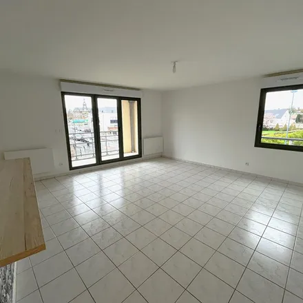 Rent this 3 bed apartment on 1 Route de Darnétal in 76230 Bois-Guillaume, France