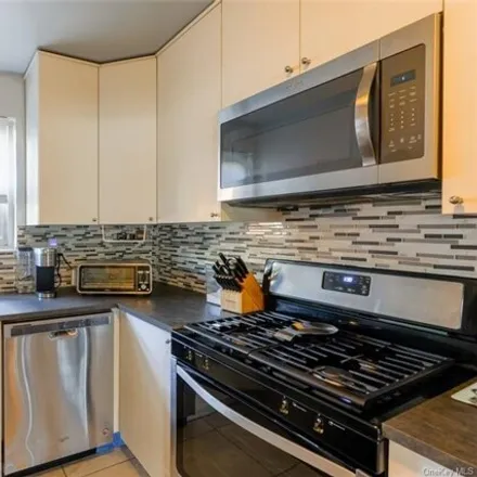 Image 4 - 16 Westview Avenue, City of White Plains, NY 10603, USA - Apartment for sale