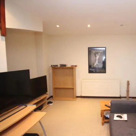Image 3 - 3 Shaftesbury Court, Plymouth, PL4 8TW, United Kingdom - Townhouse for rent