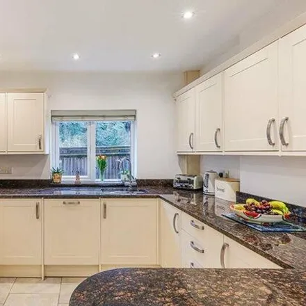 Image 2 - East Hill, Oxted, Surrey, Rh8 - House for sale