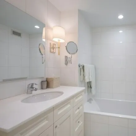 Image 3 - 3 East 71st Street, New York, NY 10021, USA - Apartment for sale