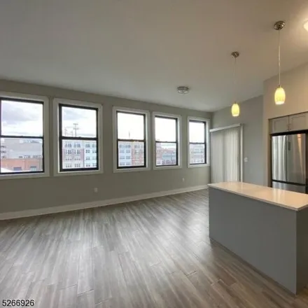 Image 2 - citivillage @ metuchen station, 22 Center Street, Metuchen, NJ 08840, USA - Apartment for rent