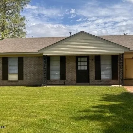 Rent this 3 bed house on 6380 Greenbriar Drive in Horn Lake, MS 38637