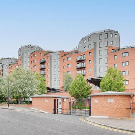 Image 7 - 3 Arnhem Place, Millwall, London, E14 8PD, United Kingdom - Apartment for sale
