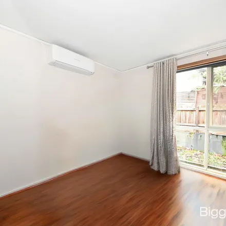 Image 4 - 4 Middleborough Road, Burwood East VIC 3151, Australia - Apartment for rent