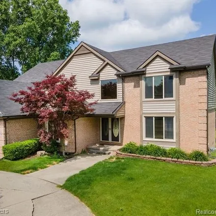 Buy this 5 bed house on 29399 Kennedy Court in Farmington Hills, MI 48331