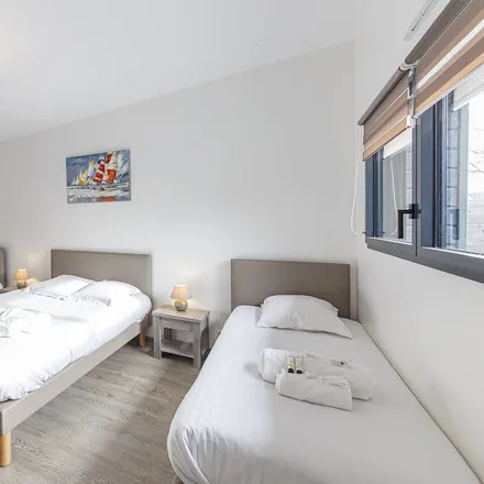 Rent this 3 bed house on 56370 Le Tour-du-Parc