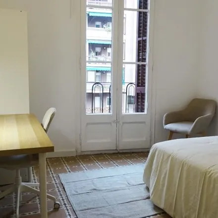 Rent this 3 bed room on Carrer d'Aragó in 537, 08013 Barcelona