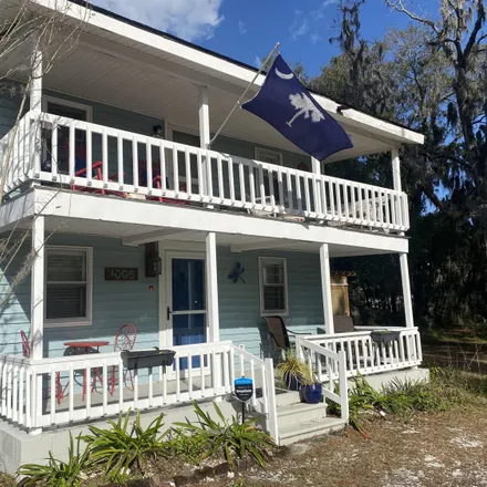 Rent this 2 bed house on 1005 West Street in Beaufort, SC 29902