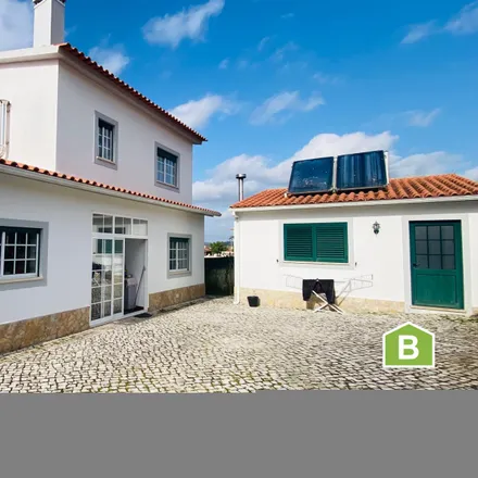 Buy this 4 bed house on Rua 1º de Janeiro in 2500-625 Caldas da Rainha, Portugal