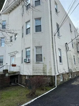 Rent this 2 bed apartment on 22 Clove Road in Huguenot Park, City of New Rochelle