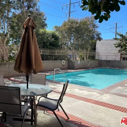 Image 3 - 8828 Pershing Drive, Los Angeles, CA 90293, USA - Condo for sale