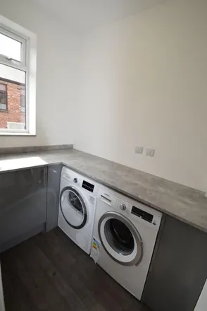 Image 5 - 7 Hills, 283 Ecclesall Road, Sheffield, S11 8NX, United Kingdom - Apartment for rent