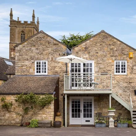 Image 9 - Stow-on-the-Wold, GL54 1AA, United Kingdom - Townhouse for rent