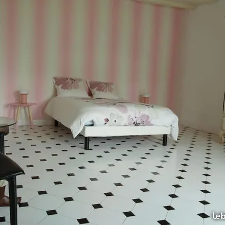 Rent this 1 bed house on La Vallée de Fontenay in 37150 Bléré, France