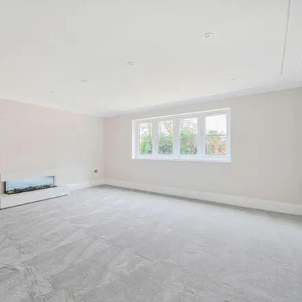 Image 7 - Guildford Lane, Mayford, GU22 0AS, United Kingdom - House for sale
