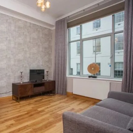 Rent this 2 bed apartment on Med Lounge in Ingram Street, Glasgow