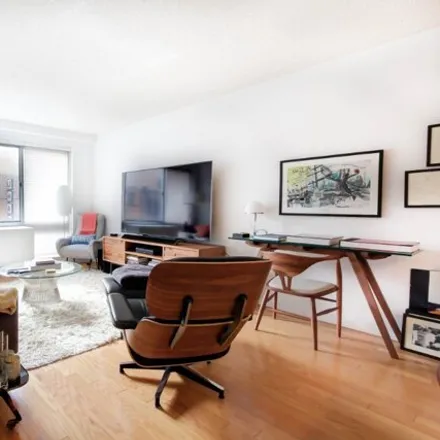 Image 7 - 555 W 23rd St Apt S6F, New York, 10011 - Condo for rent