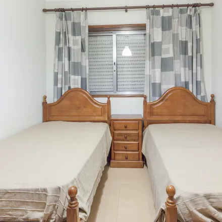 Rent this 3 bed room on unnamed road in Castêlo da Maia, Portugal