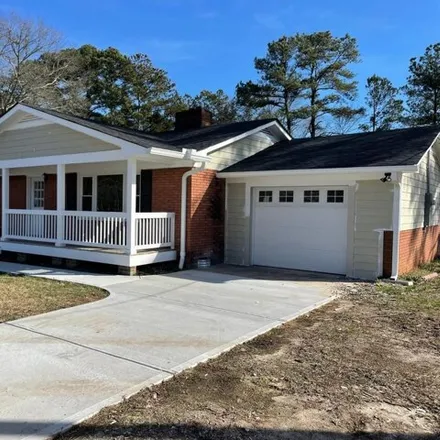 Rent this 3 bed house on 705 West Academy Street in Fuquay-Varina, NC 27526