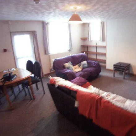 Image 2 - Cardigan Road St Michaels Grove, Cardigan Road, Leeds, LS6 3AF, United Kingdom - Apartment for rent